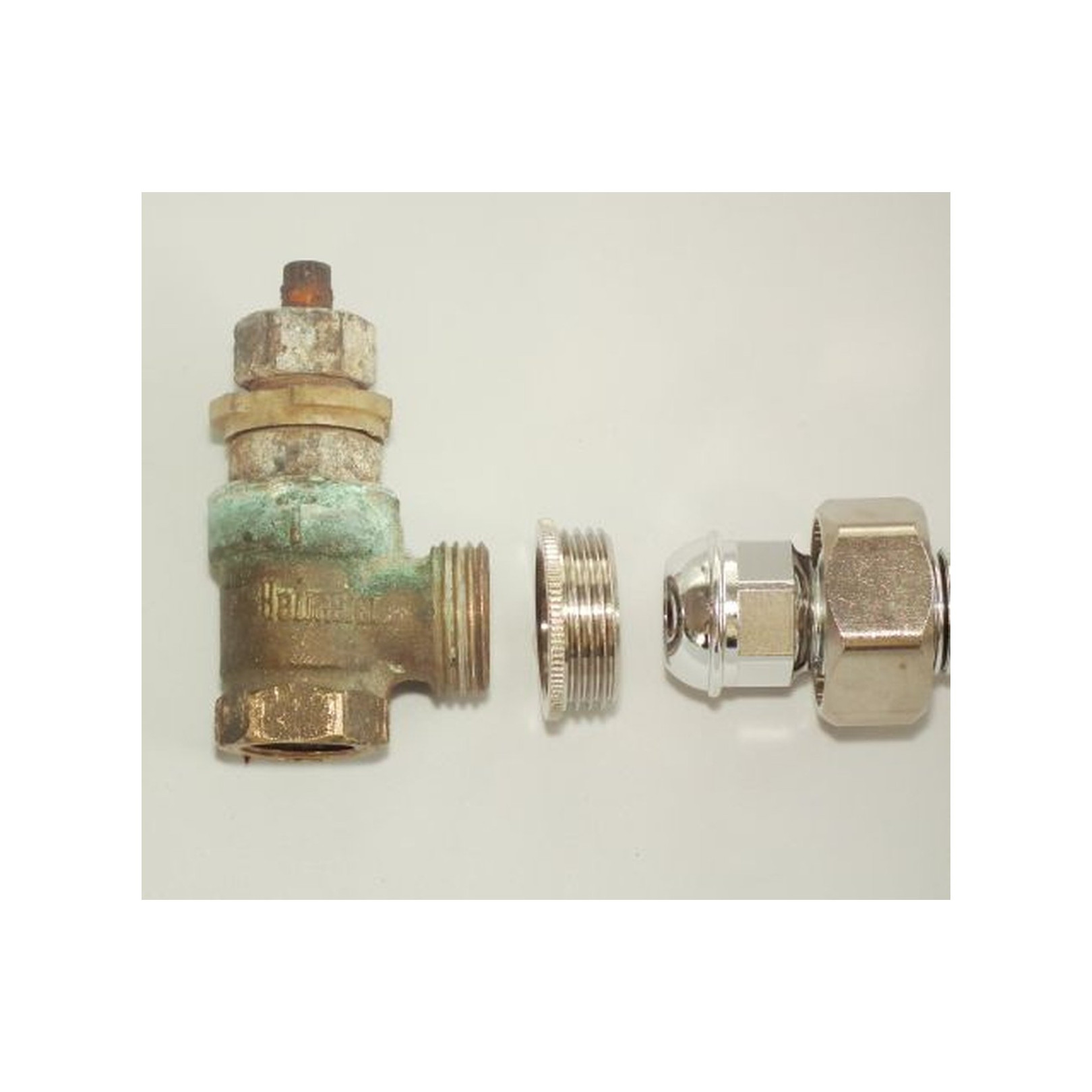 Fackelmann Spiegelschrank SBC LED 40 cm Türanschlag links anthrazit neutralweiß SoftClosing Steckdose 86111